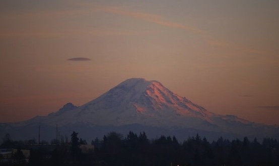 Researchers Monitor Rising Magma Beneath Mount Rainier