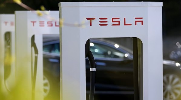 Tesla Motors Opens First Supercharger Station In Canada