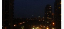 'UFO' toronto : Flashing flying object reported over Toronto
