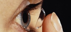 Woman loses vision after leaving contacts in for Six Months