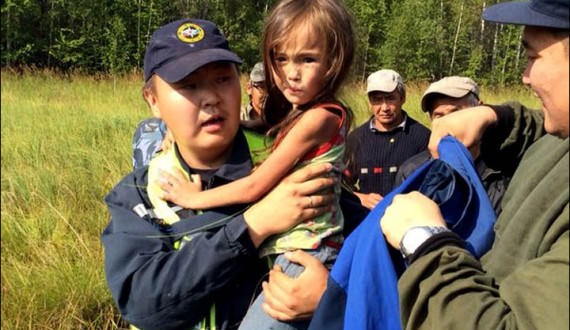 Puppy saves girl, 3, lost in Siberian forest for 11 days