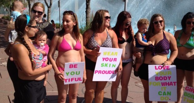 Women wear bikinis to support mom mocked for stretch marks