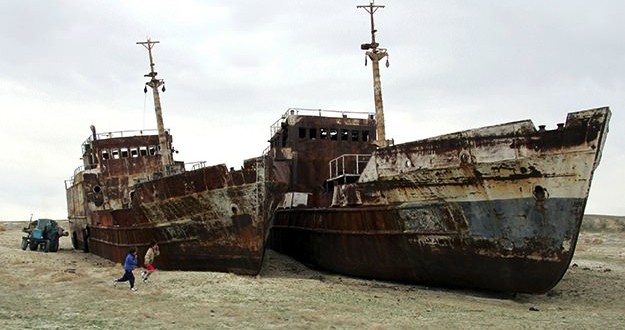 Aral Sea basin completely dried out (Video)
