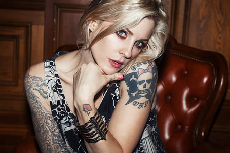 Brody Dalle : “Jennifer Lopez, Iggy Azalea Booty clip horrendous”