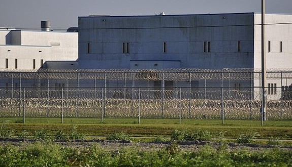 Florida prison system fires 32 guards after inmate deaths : Report
