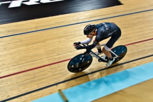 Jens Voigt sets new hour record