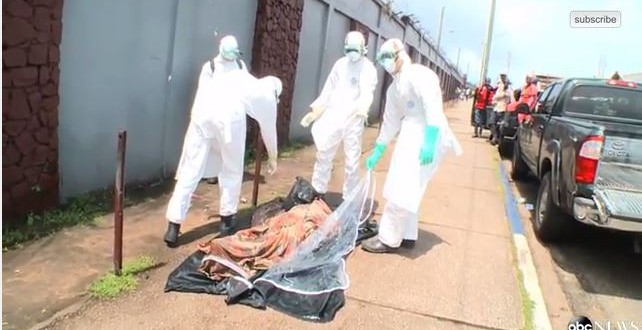‘Dead’ Ebola victim wakes in plastic (Video)