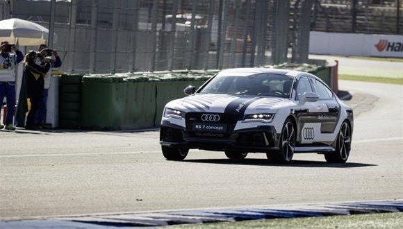 Driverless car hits 140 mph