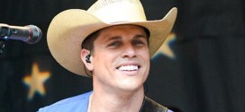 Dustin Lynch : country star injured by flying beer car at live show
