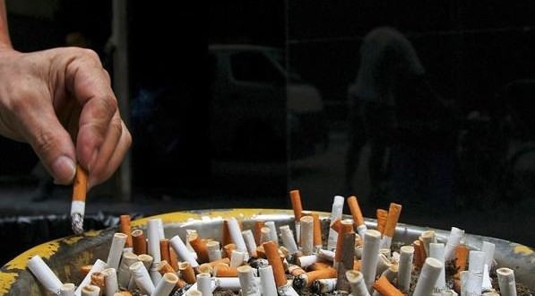 Edmonton : Council votes to ban smoking in Churchill Square