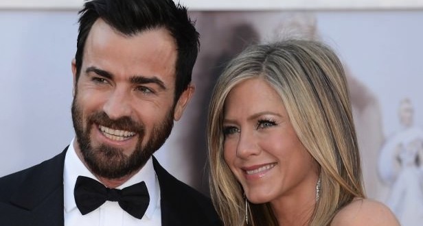 Jennifer Aniston And Justin Theroux 'Set Wedding Date', Report