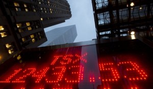 TSX close to correction territory, oil plunges : Report