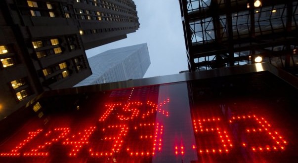 TSX close to correction territory, oil plunges : Report
