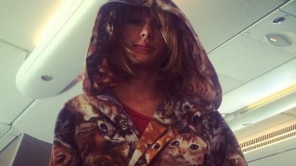 Taylor Swift Cat Robe: Singer Was Definitely The Biggest Cat Lady On This Plane