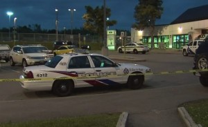 Teen Stabbed at Eglinton Go Station : Police