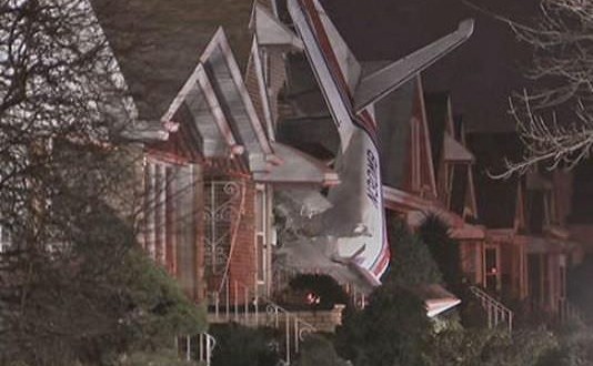 Chicago plane crashes into home near Midway (Video)