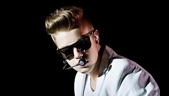 Justin Bieber : Argentina Judge Orders Singer to Appear on Assault Case