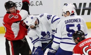 NHL : Maple Leafs - Senators fan brawl caught on video (Watch)
