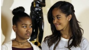 Sasha and Malia Obama Thanksgiving row apology (Video)