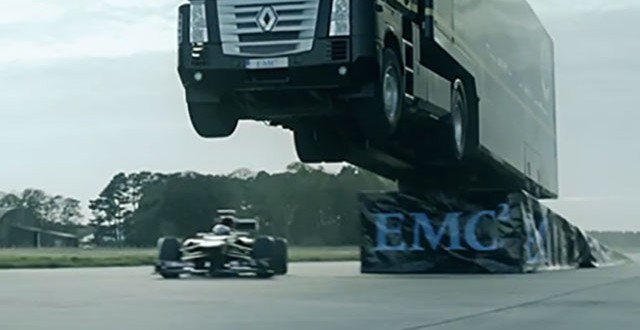Semi Jump Record – Video: Big rig jumps F1 car, sets record