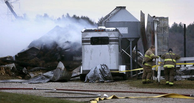 Stable fire kills more than 30 horses in Chicago suburbs