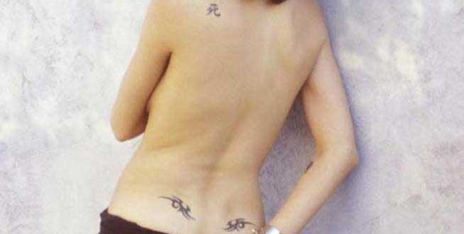 Angelina-Jolie-Photo-Shoot-Sexy-Topless-Photos-Released-From-When-She-Was-Just-19-pic Angelina-Jolie-Photo-Shoot-Sexy-Topless-Photos-Released-From-When-She-Was-Just-19-pic