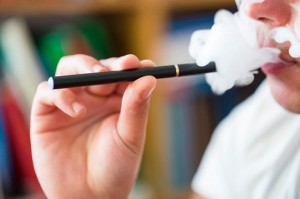 Electronic cigarette craze rising among American teens, survey says