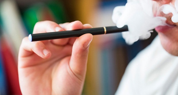 Electronic cigarette craze rising among American teens, survey says