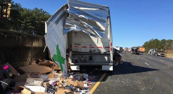 FedEx Truck Accident - Video: FedEx Truck Crashes In Georgia, Spilling Packages On Highway