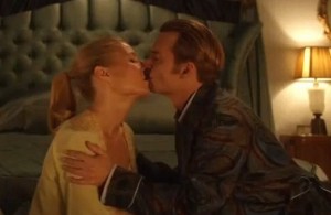 Gwyneth Paltrow kiss Depp - Video : Actress gags after kissing Johnny in new trailer for Mortdecai