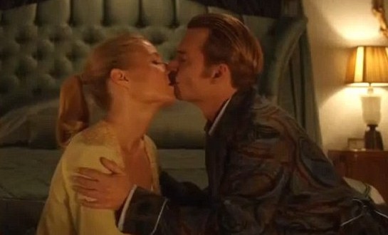 Gwyneth Paltrow kiss Depp - Video : Actress gags after kissing Johnny in new trailer for Mortdecai