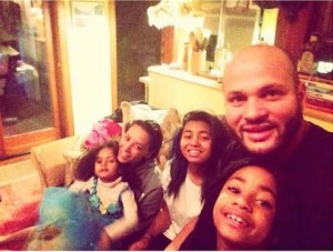 Mel B, Belafonte : Brown dispels family problems with holiday photo