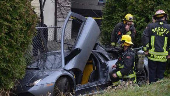 Speeding Lamborghini spins out on BC highway (Video)