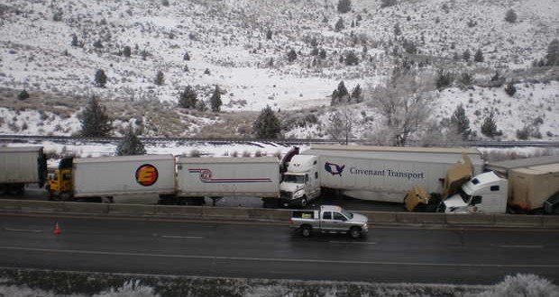 Baker City 4 injured in massive crash involving 50 vehicles on I-84