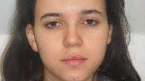 Hayat Boumeddiene : Paris shooting suspect escapes