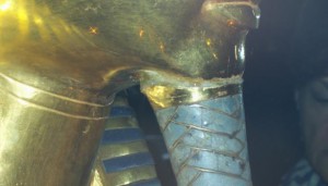 King Tut's beard damaged by repair (Photo)