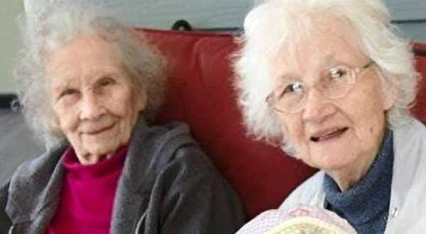 Martha Dixon, Mary Dickson die : Nonagenarian twin sisters die on Christmas