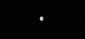 New Images Of Dwarf Planets : Ceres' mysterious white spot seen in new Dawn image