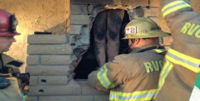 Woman-Stuck-In-Chimney—Photo—Crews-rescue-naked-woman-trapped-in-ex-lover’s-SoCal-chimney Woman-Stuck-In-Chimney—Photo—Crews-rescue-naked-woman-trapped-in-ex-lover’s-SoCal-chimney