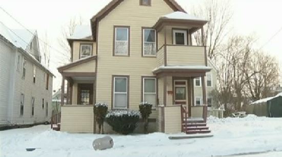 Woman’s Body Found In Daughter’s House - Video: Decomposed body of 94-year-old woman found in New York home, daughter lives upstairs