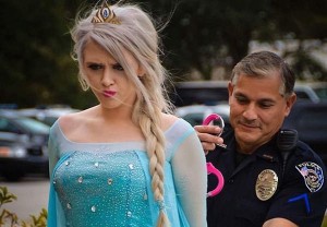 Elsa "Frozen" Arrested : Disney's popular movie character Queen is in the pokey