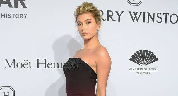 Hailey Baldwin Dating Bieber?