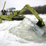 Ice-breakers start working on Red River north of Selkirk