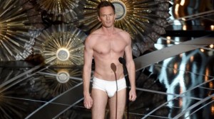 Neil Patrick Harris in underwear on 2015 Oscars stage (Video)