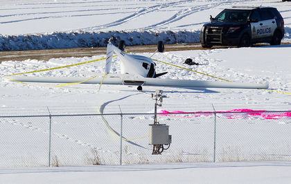 Small plane drops to safety at closed Edmonton airport (Video)