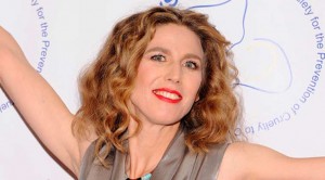 Sophie B. Hawkins pregnant at age 50 : American Singer Will Welcome Baby Girl This July