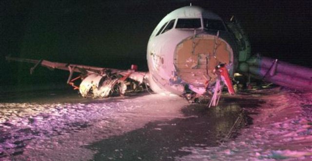 Air Canada Flight 624 crash landing in Halifax, 23 Injured (Video)