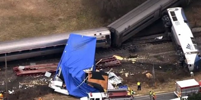 Amtrak Train Crash : 55 injured when train derails after hitting tractor-trailer (Video)