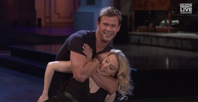 Chris Hemsworth Fail at 'Dirty Dancing' Lift in 'SNL' Promo (Video)