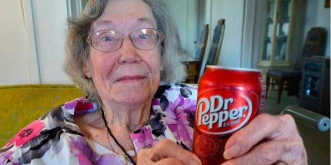 Elizabeth Sullivan : 104-year-old Texas woman drinks 3 Dr Pepper